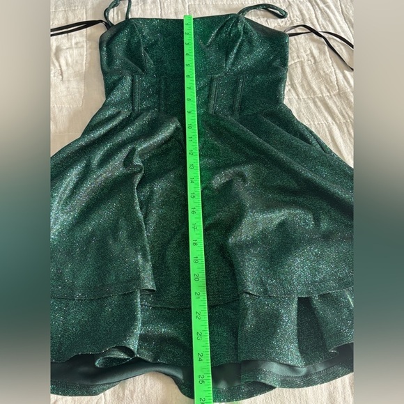 City Studio Semi Floral Dress. Size 3/4 Green Sparkle - Picture 7 of 7